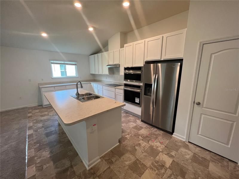 Recently Rented: $2,199 (3 beds, 2 baths, 1902 Square Feet)