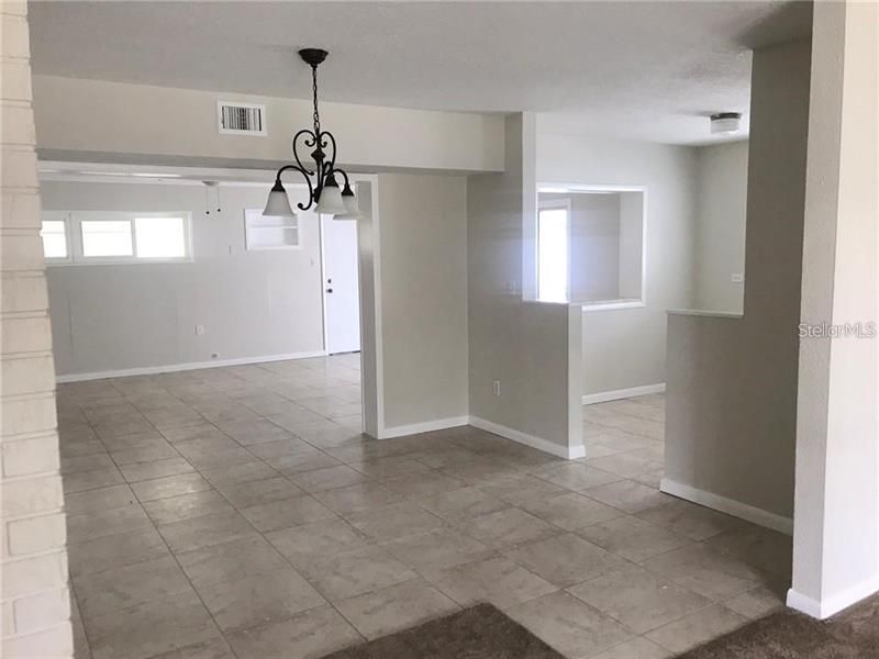 Recently Rented: $2,200 (3 beds, 2 baths, 1545 Square Feet)