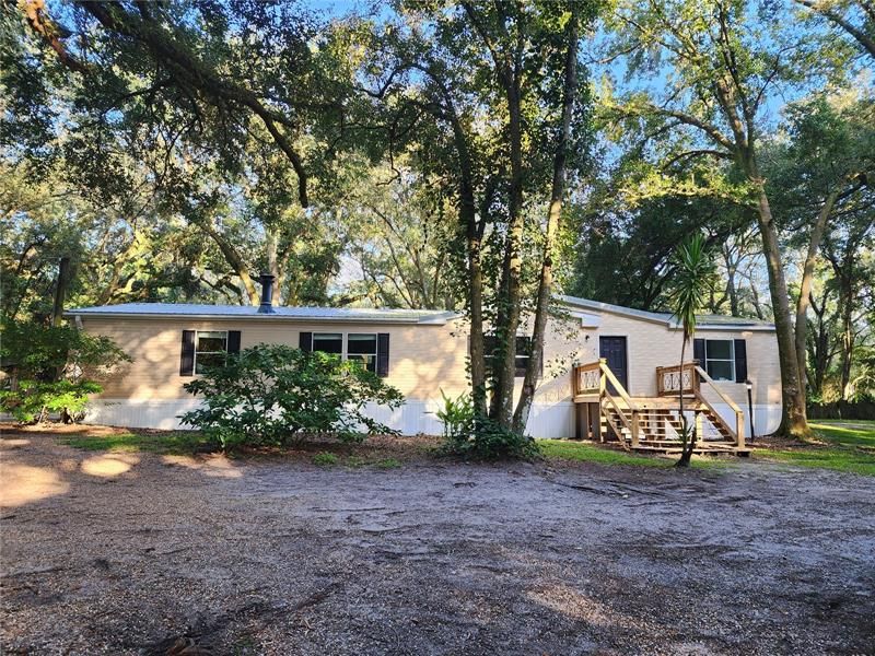 Recently Sold: $289,900 (4 beds, 2 baths, 1944 Square Feet)