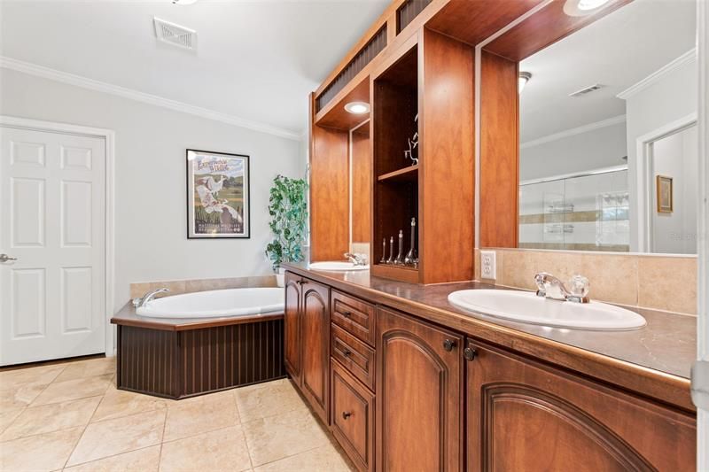 Недавно продано: $520,000 (4 спален, 3 ванн, 2736 Квадратных фут)