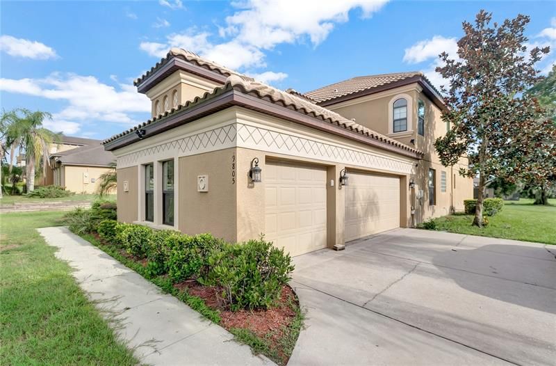 Recently Sold: $899,000 (6 beds, 4 baths, 4588 Square Feet)
