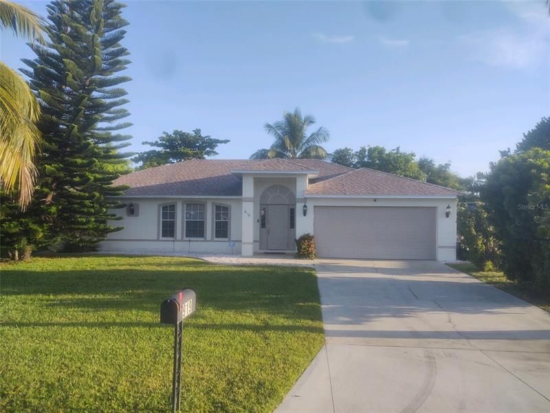 Recently Sold: $470,000 (3 beds, 2 baths, 1677 Square Feet)