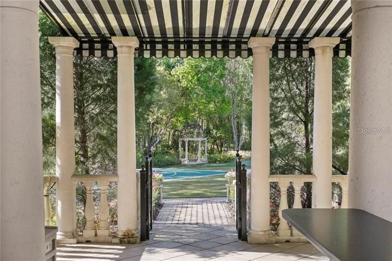 Recently Sold: $4,500,000 (6 beds, 6 baths, 10146 Square Feet)