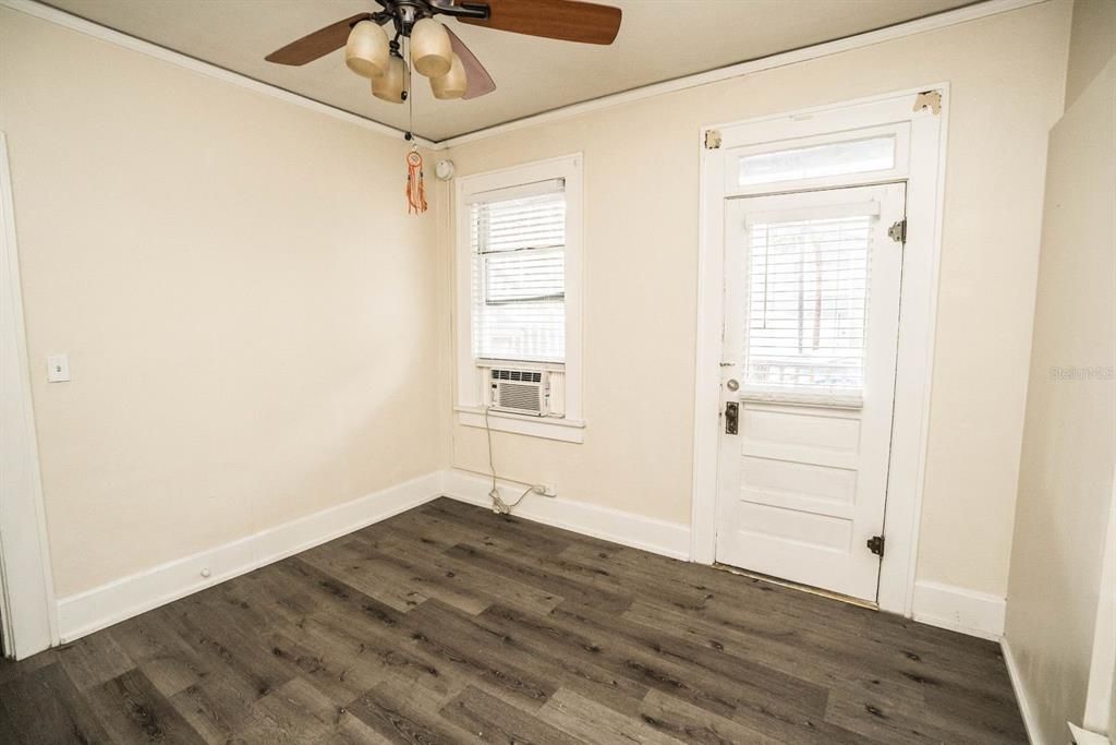 Recently Rented: $1,600 (1 beds, 1 baths, 600 Square Feet)