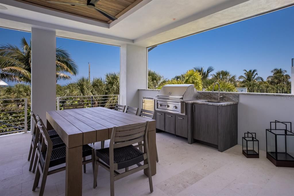 For Sale: $9,350,000 (4 beds, 4 baths, 5433 Square Feet)