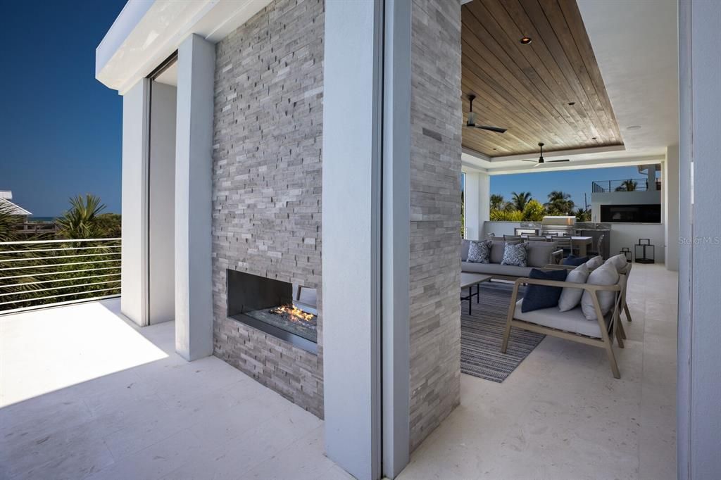 For Sale: $9,350,000 (4 beds, 4 baths, 5433 Square Feet)