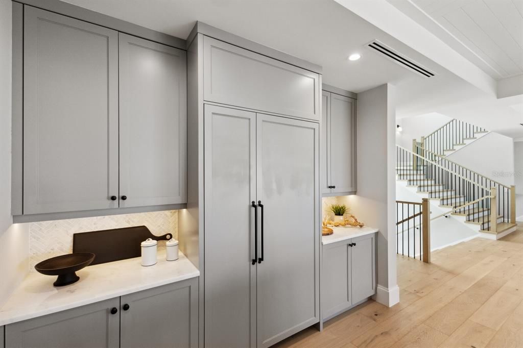 For Sale: $9,350,000 (4 beds, 4 baths, 5433 Square Feet)