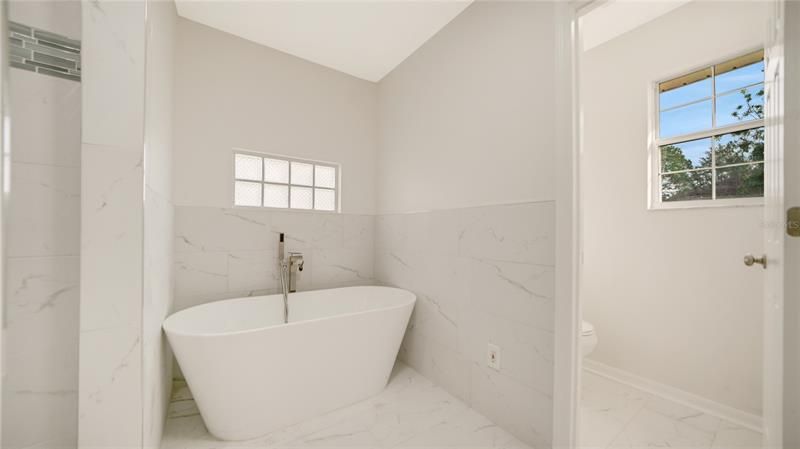Недавно продано: $440,000 (3 спален, 2 ванн, 2024 Квадратных фут)
