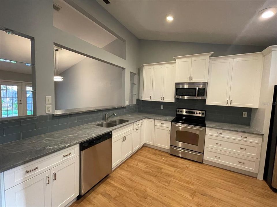 Recently Rented: $2,200 (3 beds, 2 baths, 1722 Square Feet)