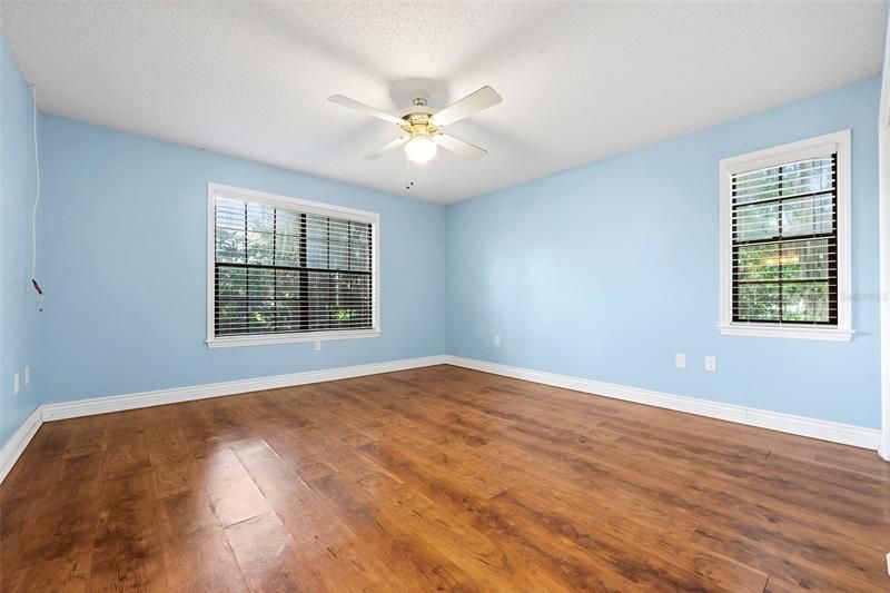 Recently Sold: $295,000 (2 beds, 2 baths, 1394 Square Feet)
