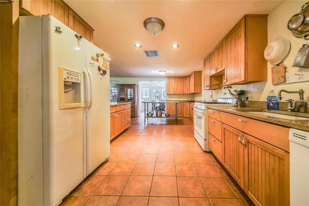 Recently Sold: $550,000 (3 beds, 3 baths, 4530 Square Feet)