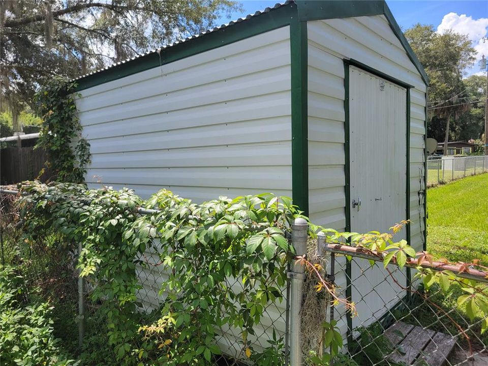 Small shed 2