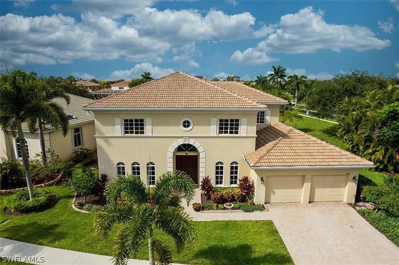 Recently Sold: $820,000 (4 beds, 4 baths, 3428 Square Feet)