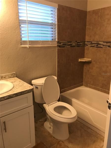Recently Rented: $1,100 (2 beds, 1 baths, 1200 Square Feet)