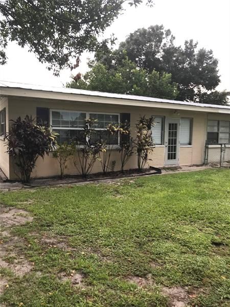 Recently Rented: $1,100 (2 beds, 1 baths, 1200 Square Feet)