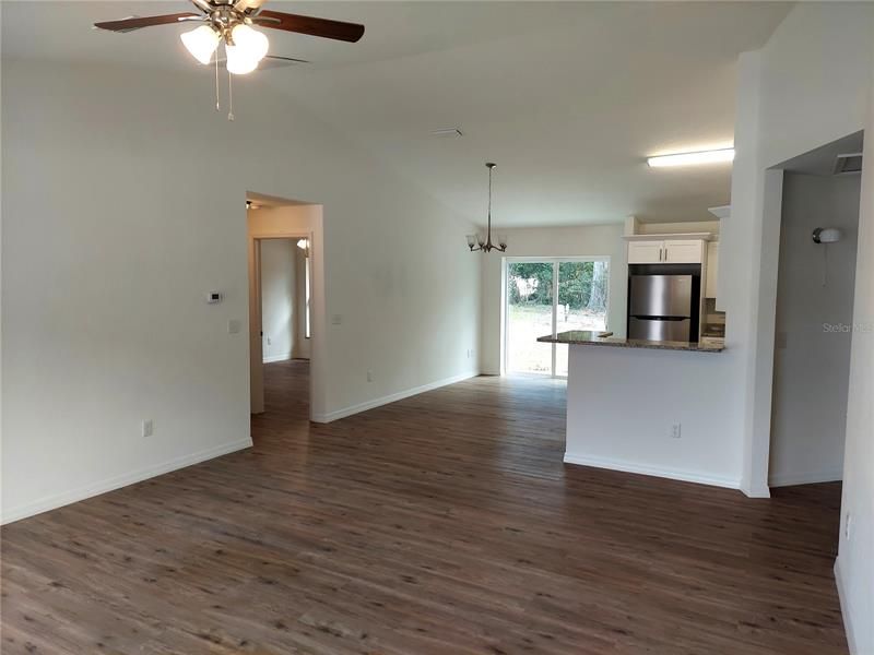 Recently Sold: $250,000 (3 beds, 2 baths, 1288 Square Feet)