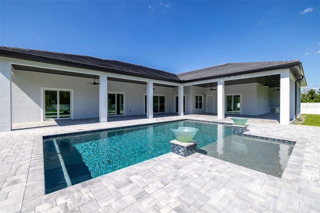 Active With Contract: $1,975,000 (5 beds, 5 baths, 4867 Square Feet)