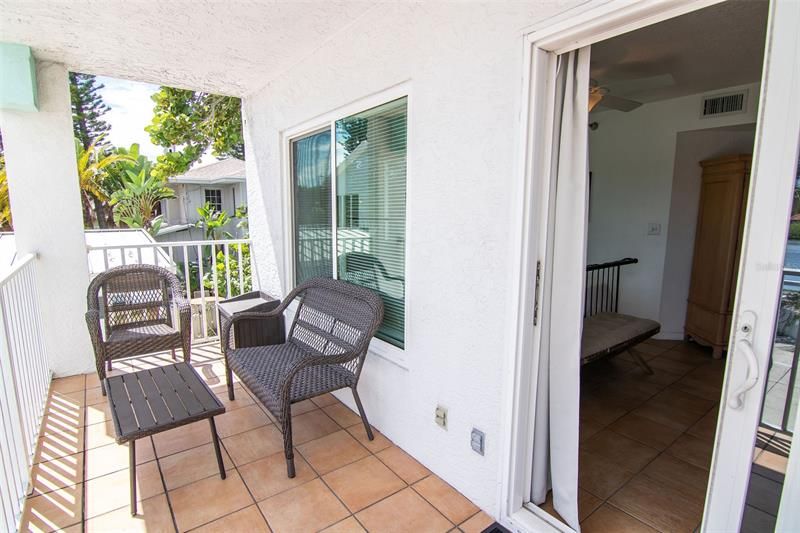 Recently Sold: $1,150,000 (3 beds, 2 baths, 1295 Square Feet)