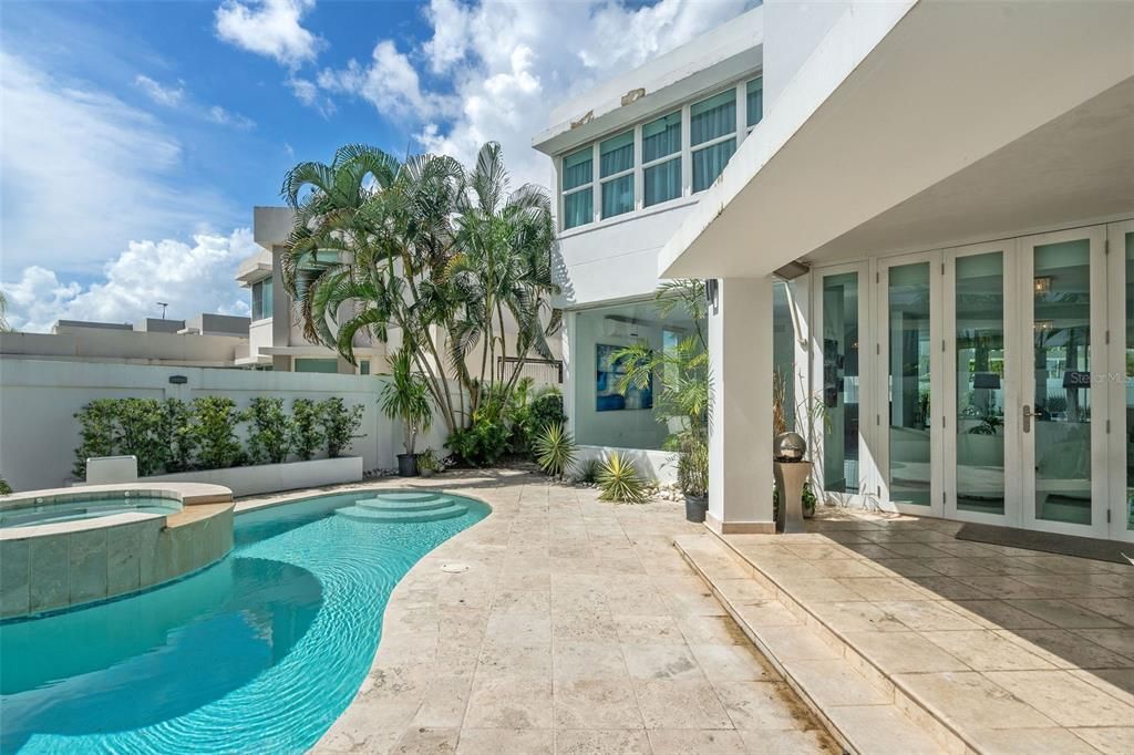 Recently Sold: $895,000 (4 beds, 1 baths, 2600 Square Feet)