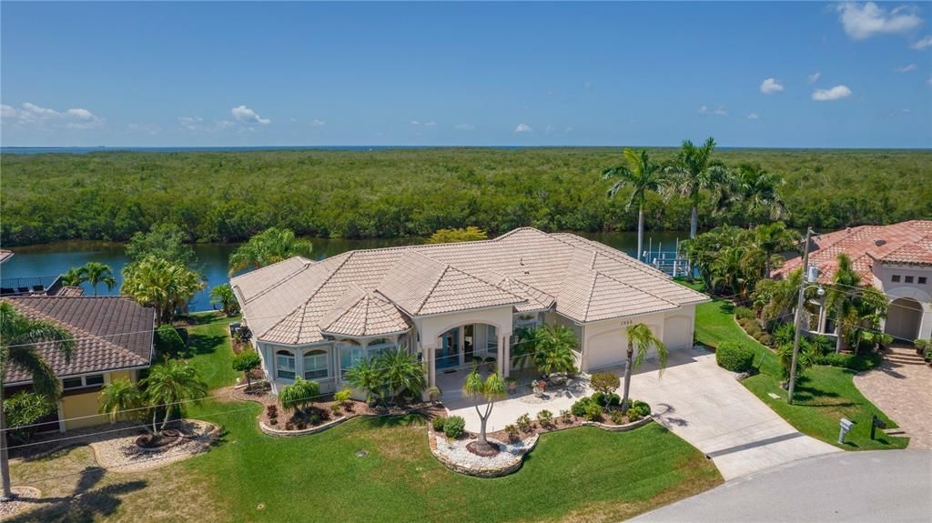 Recently Sold: $2,150,000 (4 beds, 3 baths, 3727 Square Feet)