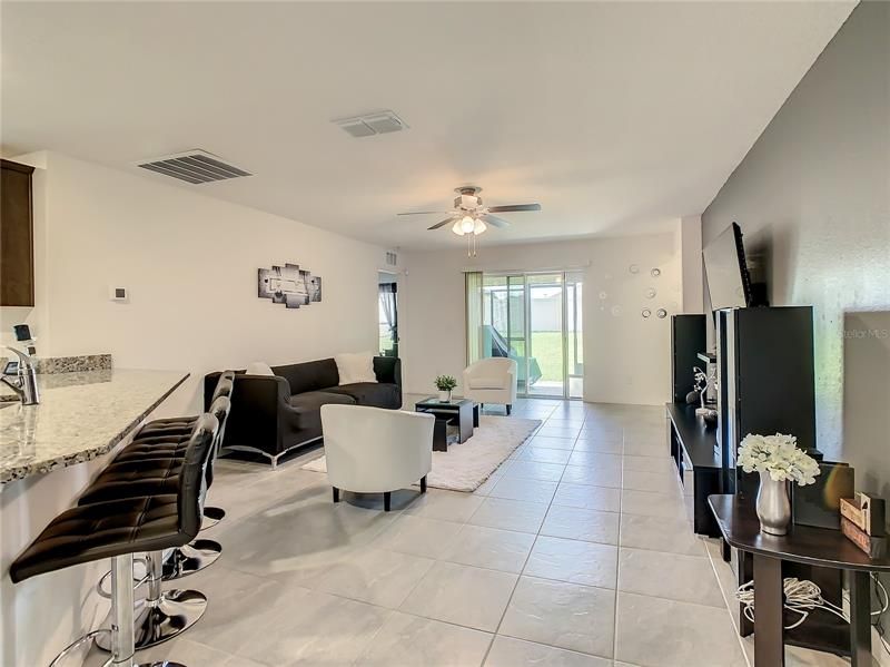 Recently Sold: $310,000 (3 beds, 2 baths, 1563 Square Feet)