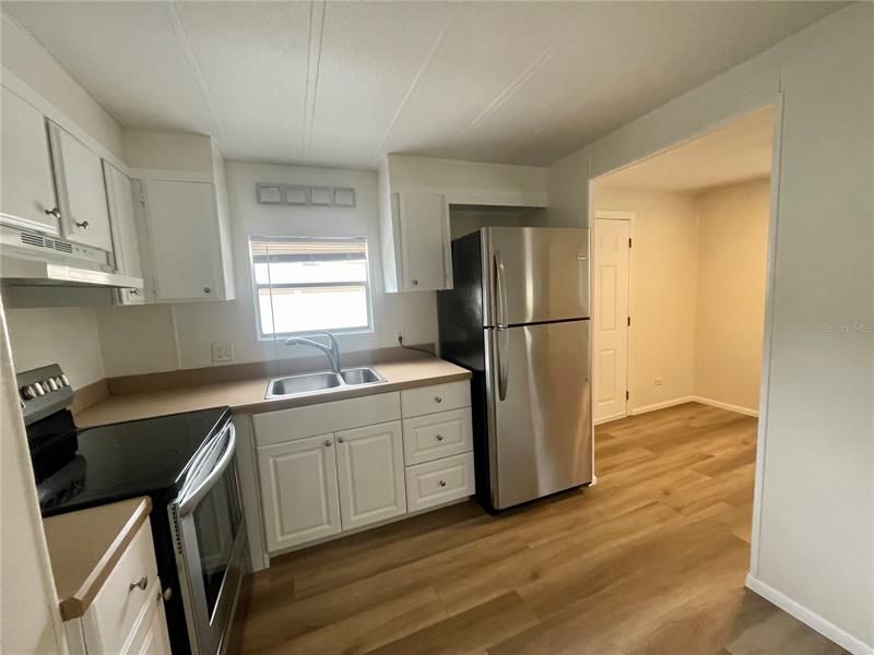 Recently Sold: $165,000 (2 beds, 2 baths, 864 Square Feet)