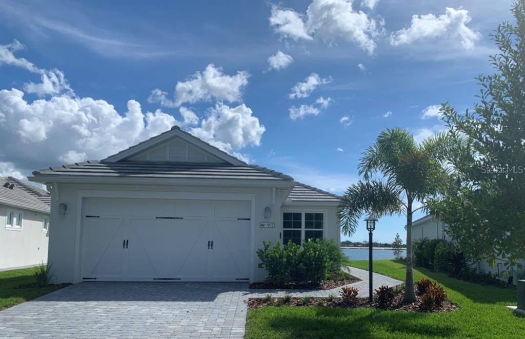 最近售出: $733,799 (2 贝兹, 2 浴室, 1939 平方英尺)