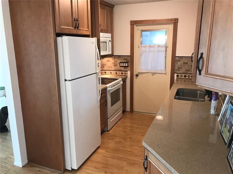 Recently Rented: $1,850 (2 beds, 2 baths, 947 Square Feet)