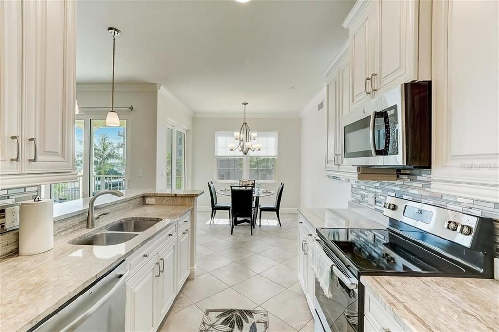 Recently Sold: $1,200,000 (2 beds, 2 baths, 1471 Square Feet)