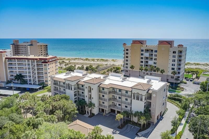 Recently Sold: $1,200,000 (2 beds, 2 baths, 1471 Square Feet)