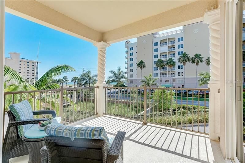 Recently Sold: $1,200,000 (2 beds, 2 baths, 1471 Square Feet)