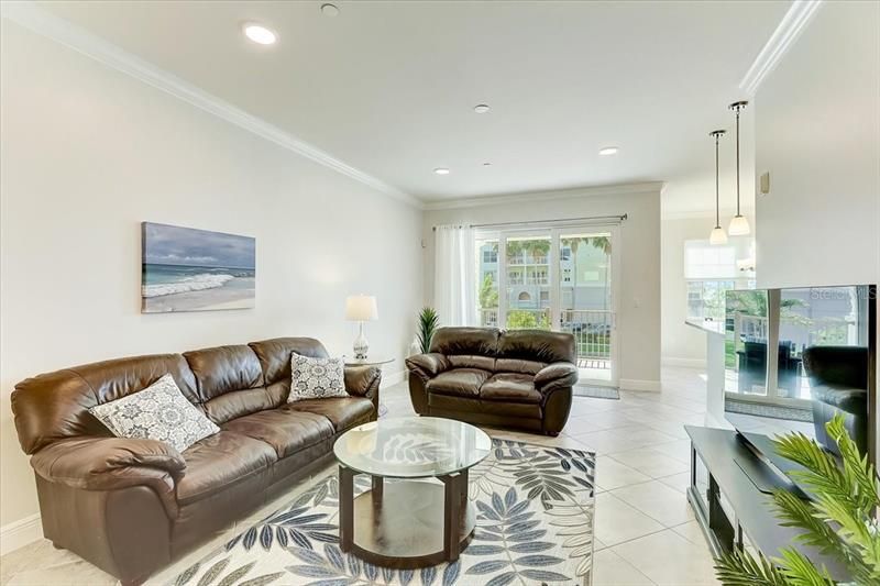 Recently Sold: $1,200,000 (2 beds, 2 baths, 1471 Square Feet)