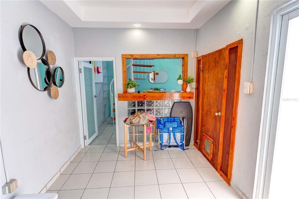 Vendido Recientemente: $600,000 (4 camas, 2 baños, 2131 Pies cuadrados)