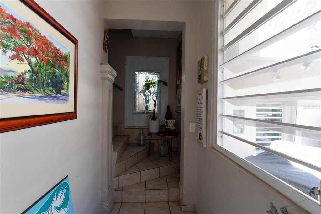 Vendido Recientemente: $600,000 (4 camas, 2 baños, 2131 Pies cuadrados)