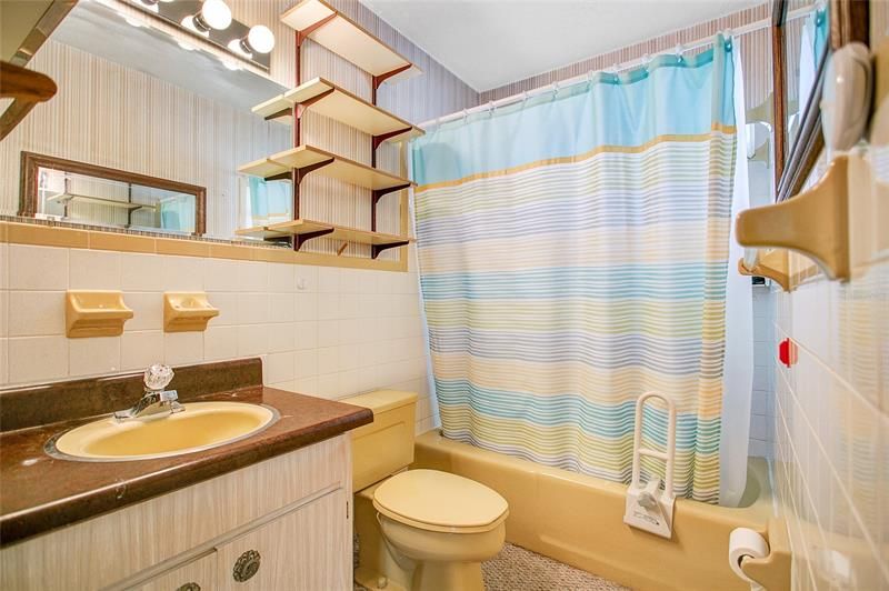 Недавно продано: $399,000 (3 спален, 2 ванн, 2080 Квадратных фут)