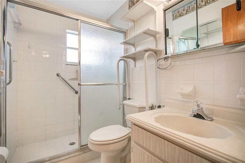 最近售出: $399,000 (3 贝兹, 2 浴室, 2080 平方英尺)