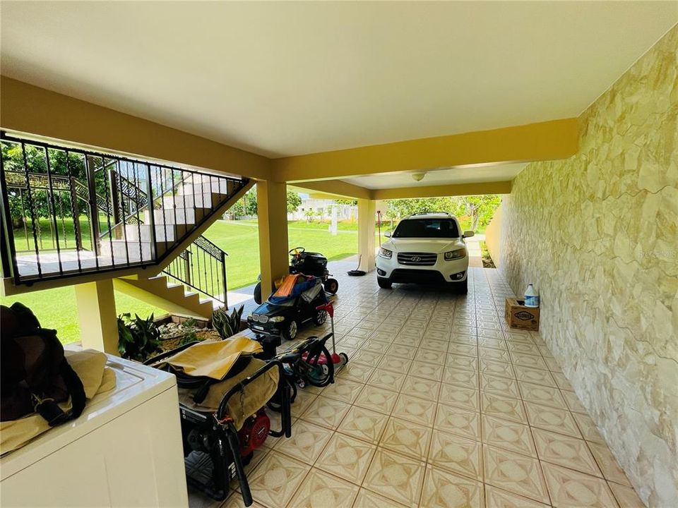 Vendido Recientemente: $395,000 (4 camas, 3 baños, 1900 Pies cuadrados)