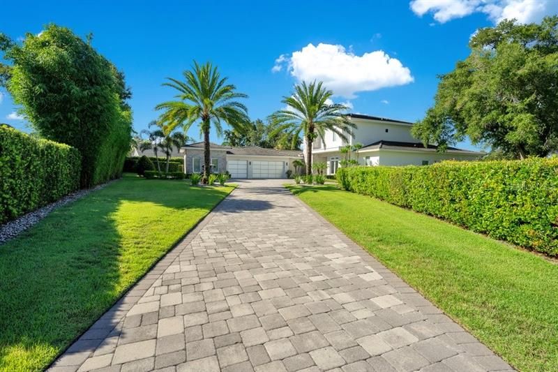 Recently Sold: $3,000,000 (5 beds, 5 baths, 5144 Square Feet)