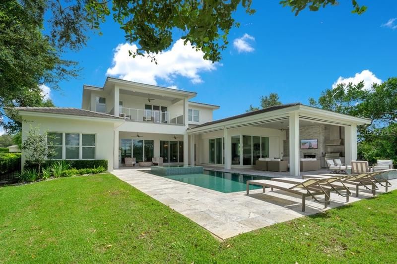 Recently Sold: $3,000,000 (5 beds, 5 baths, 5144 Square Feet)