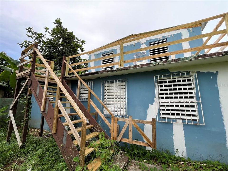 Vendido Recientemente: $81,000 (5 camas, 3 baños, 1778 Pies cuadrados)