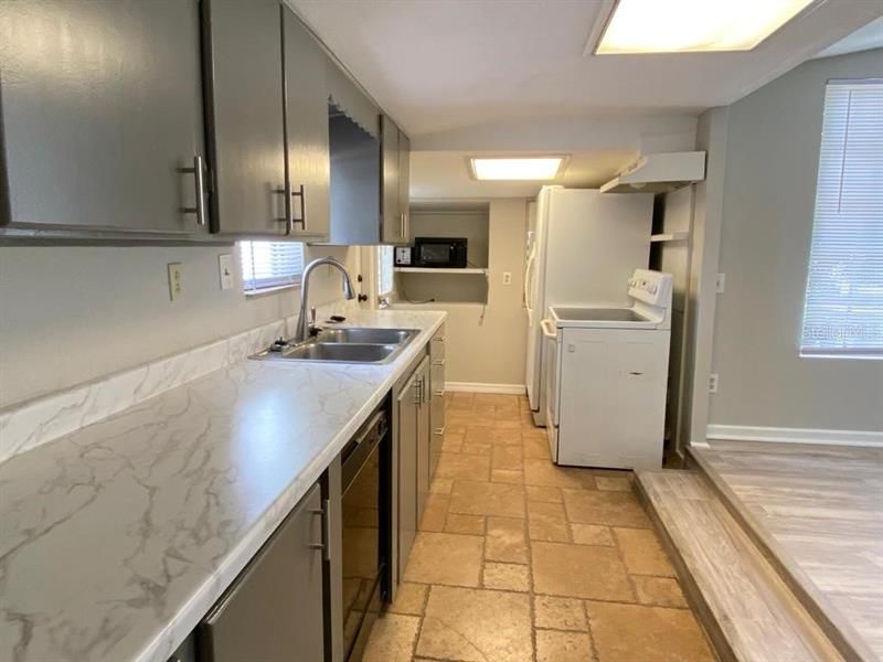 Recently Rented: $1,500 (2 beds, 1 baths, 800 Square Feet)