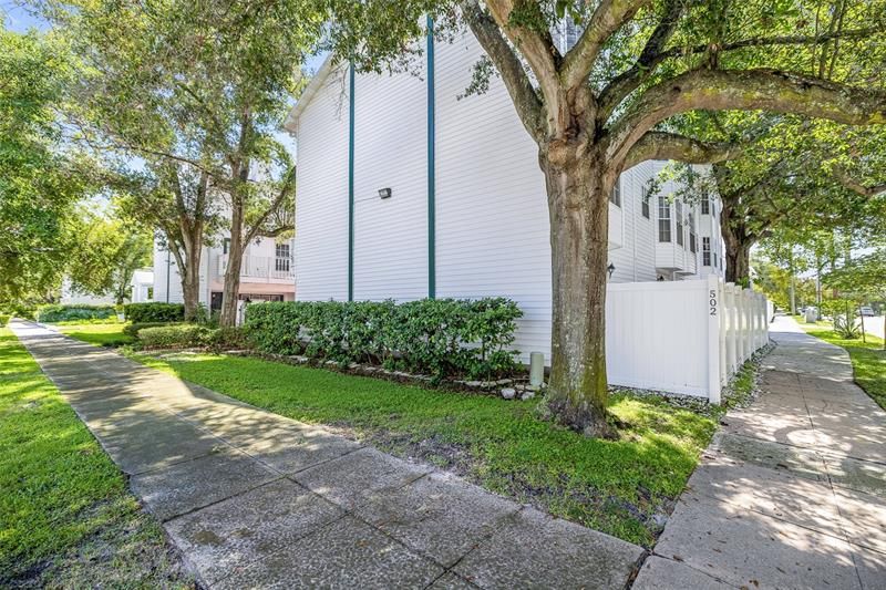 Recently Rented: $3,000 (2 beds, 2 baths, 1268 Square Feet)