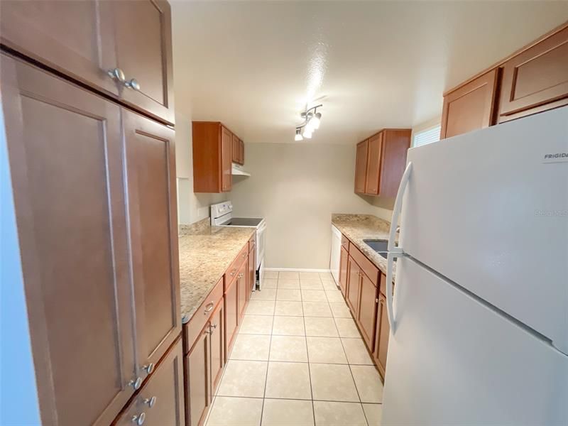 Recently Rented: $1,995 (3 beds, 2 baths, 1569 Square Feet)