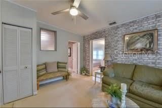Recently Sold: $225,000 (3 beds, 2 baths, 1747 Square Feet)