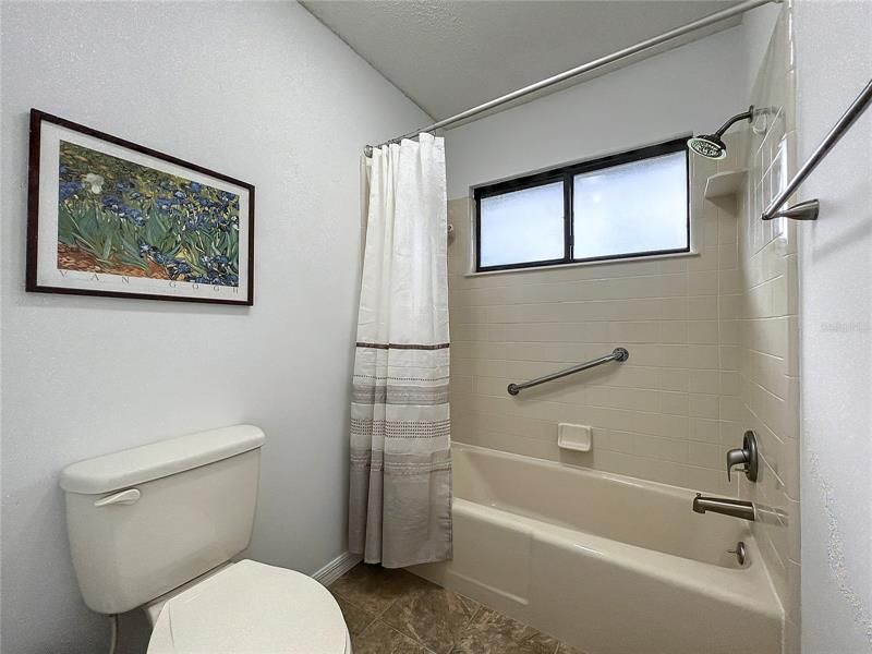 最近售出: $259,900 (2 贝兹, 2 浴室, 1176 平方英尺)