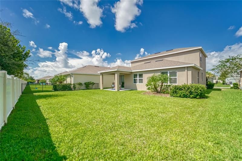 Recently Sold: $445,000 (4 beds, 2 baths, 2556 Square Feet)