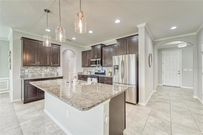 Recently Sold: $445,000 (4 beds, 2 baths, 2556 Square Feet)