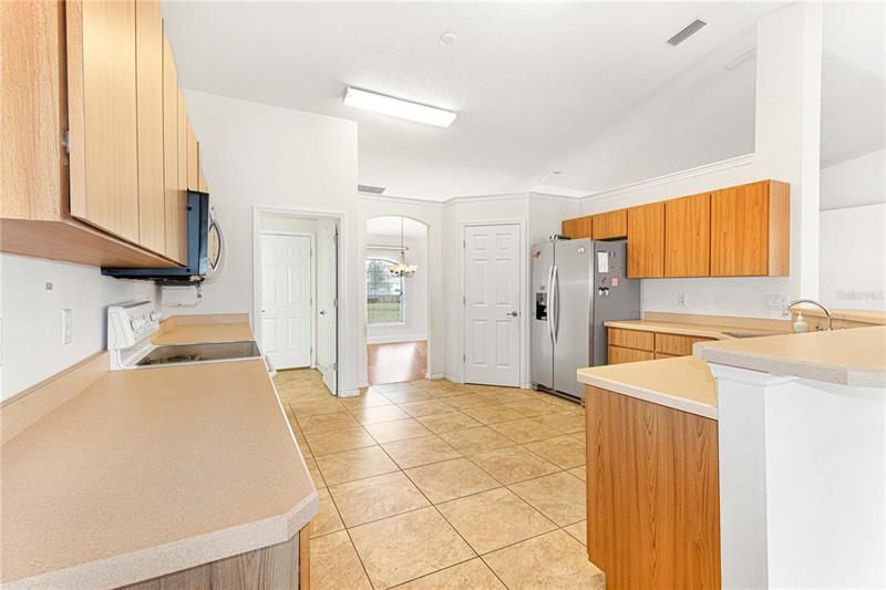 Recently Sold: $387,000 (3 beds, 2 baths, 2411 Square Feet)
