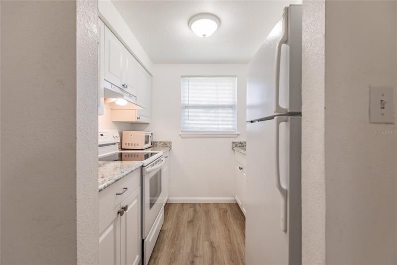 Recently Rented: $1,850 (2 beds, 1 baths, 880 Square Feet)