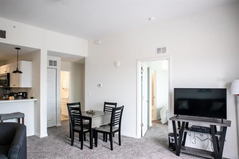 Recently Sold: $650,000 (1 beds, 2 baths, 770 Square Feet)